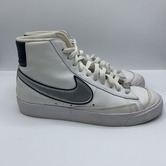 Nike Blazer Mid 77 Essential White Metallic Silver DH0070-100 Womens Size 8 - Picture 3 of 8